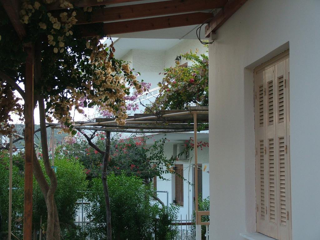George'S Apartment Agia Marina  Chambre photo